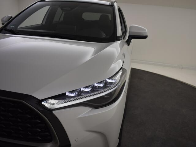 Toyota COROLLA Cross Hybrid 140 Style | Panormadak | Stoelverwarming | PDC V+A