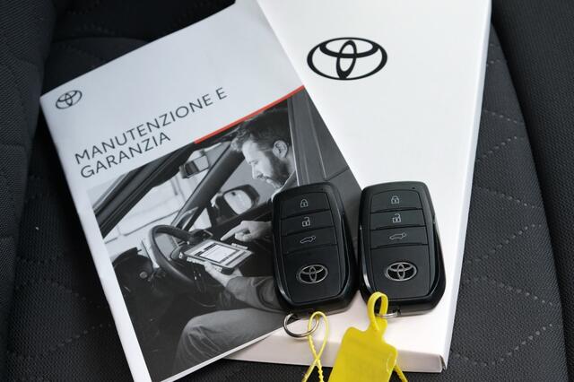 Toyota COROLLA Cross Hybrid 200 Dynamic Limited Automaat | Elektrische achterklep | A