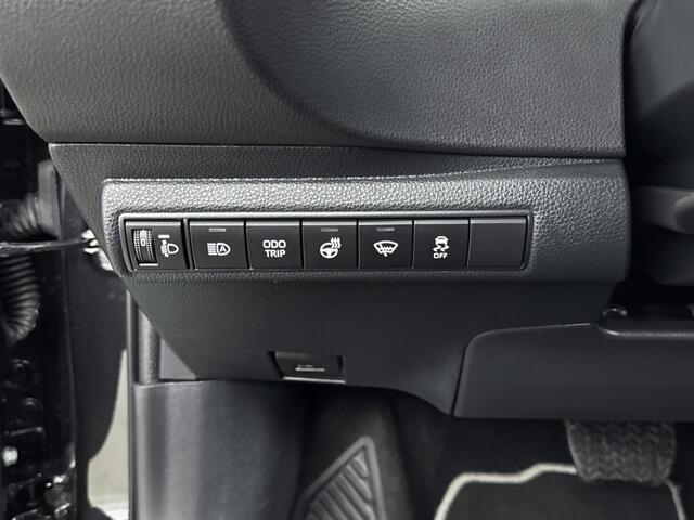 Toyota COROLLA Touring Sports 2.0 High Power Hybrid First Edition | Parkeersensoren | Half lederen bekleding | Navigatie | Stoel / Stuurwielverwarming |