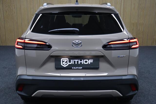 Toyota COROLLA Cross Hybrid 180 Executive | Outdoor Pack ¤ 3.500,- voorraad voordeel! | Adaptive-cruise | JBL Audio | Leder | 360° Camera | Clima | Parkeerhulp | Elek. Achterklep | Apple Carplay & Android Auto | Winterpakket | Keyless | Dodehoekdet