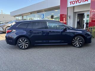 toyota-corolla-touring-sports-2.0-h