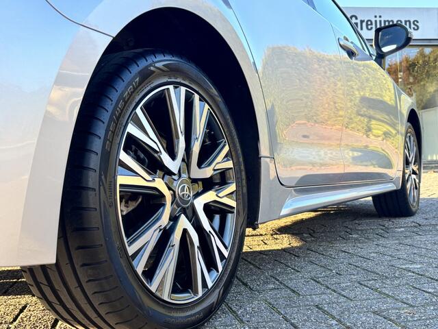 Toyota COROLLA Touring Sports Hybrid 140 Business+ Automaat | CarPlay | Stuurverwarm. | 17'' L