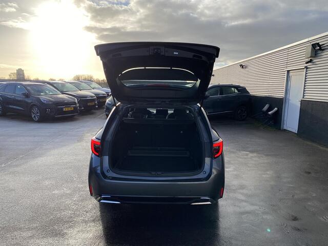 Toyota COROLLA Touring Sports Hybrid 140 Active NL-auto, boekjes compleet, navigatie, Apple CarPlay/Android Auto, achteruitrij camera, cruise control, keyless start