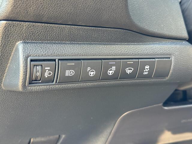 Toyota COROLLA Touring Sports 1.8 Hybrid Business Plus stoel-stuurverwarming | trekhaak | PDC rondom