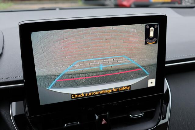 Toyota COROLLA Hybrid 180 Executive | Stoel & Stuurverwarming | Parkeersensoren voor en achter | Head Up Display | Cruise & Climate Control | Nieuw en direct leverbaar!