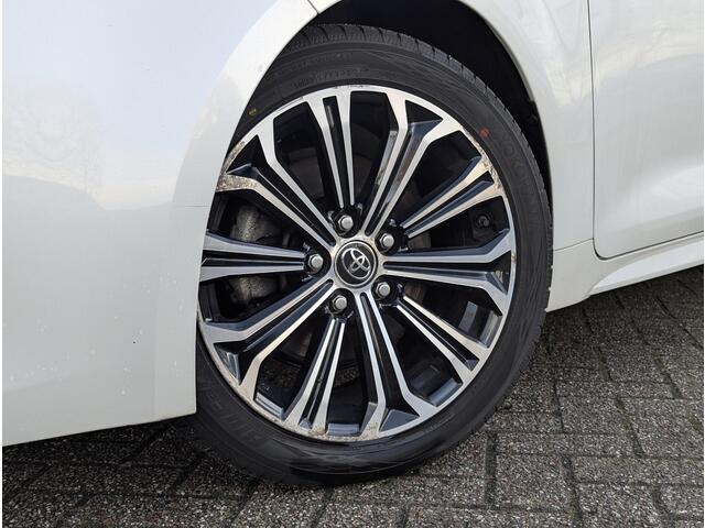 Toyota COROLLA 2.0 Hybrid Business Plus | Dealer OH | Bi-tone | Stoelverwarming | ACC | LED | Keyless | Camera | Qi-Lader