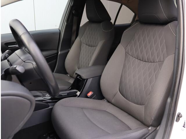 Toyota COROLLA 1.8 Hybrid Style | Stoelverwarming | Camera | Navigatie | Org. NL