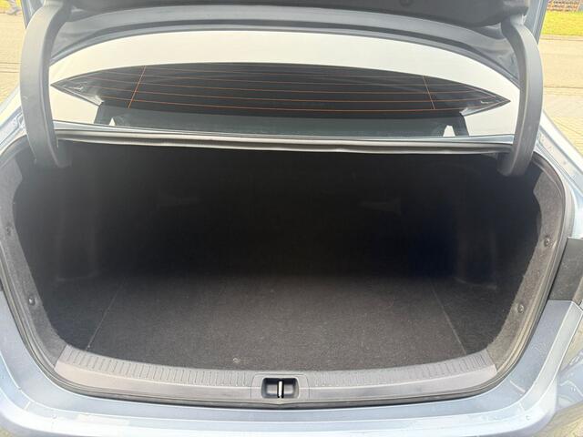 Toyota COROLLA 1.8 Hybrid Active | 2E EIGENAAR | 12MND GARANTIE | NAVI | CRUISE | LMV |