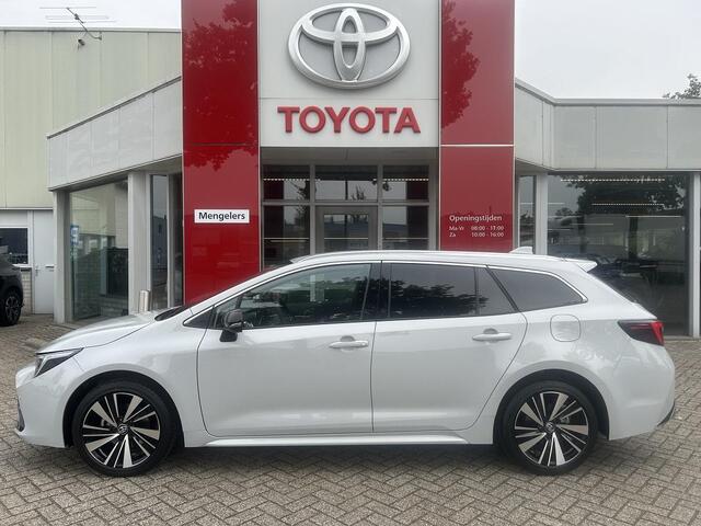 Toyota COROLLA TS Hybrid 140 Dynamic | Apple Carplay | Privacy glass | Stoelverwarming| Parkeersensoren voor en achter
