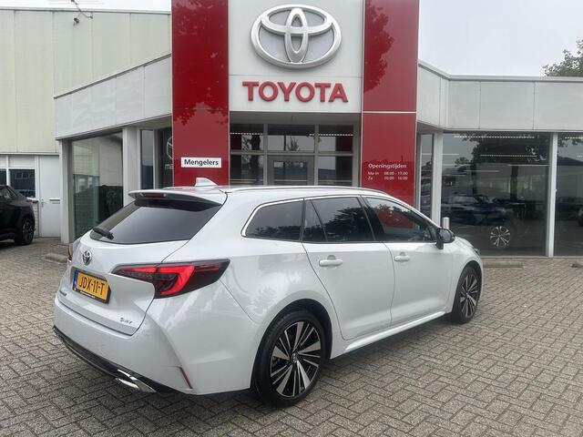 Toyota COROLLA TS Hybrid 140 Dynamic | Apple Carplay | Privacy glass | Stoelverwarming| Parkeersensoren voor en achter