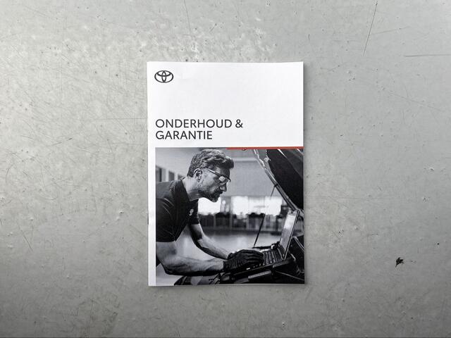 Toyota COROLLA Touring Sports Hybrid 140 Active | INCL. ¤2000,- Inruilpremie | Apple Carplay & Android Auto | ACC | Climate Control |