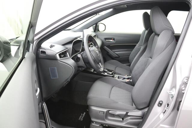 Toyota COROLLA Cross Hybrid 180 Dynamic | ADG FLEX | Parkeersensoren | Elektrisch bedienbare Achterklep | Keyless Entry | Stoelverwarming |