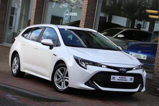 toyota-corolla-touring-sports-1.8-h