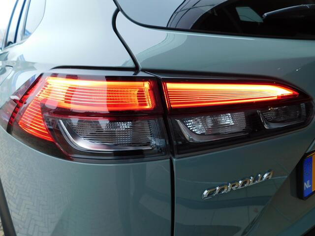 Toyota COROLLA Cross Hybrid 140 Style