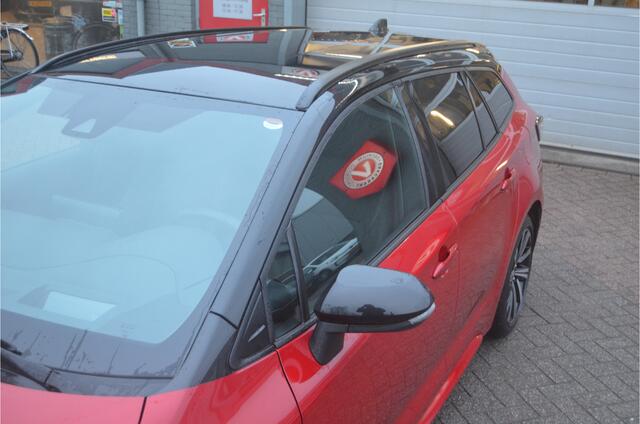 Toyota COROLLA Touring Sports 1.8 Hybrid Executive Bi-Tone, stuur en stoelverwarming