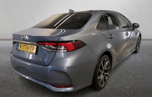 Toyota COROLLA 1.8 Hybrid Executive Sedan / Leder / Navigatie / Xenon / Pdc.V+A / Airco-ecc./ Radio multimedia /