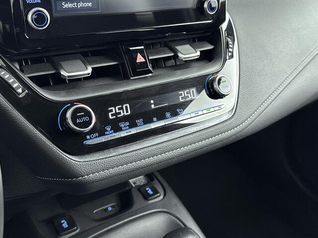 Toyota COROLLA 1.8 Hybrid Style | Stoelverwarming | Parkeercamera | Apple Carplay / Android Auto | Parkeersensoren Achter |