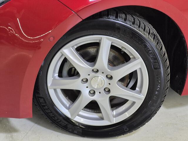 Toyota COROLLA 1.8 Hybrid Executive | Panormadak | Stoelverwarming |