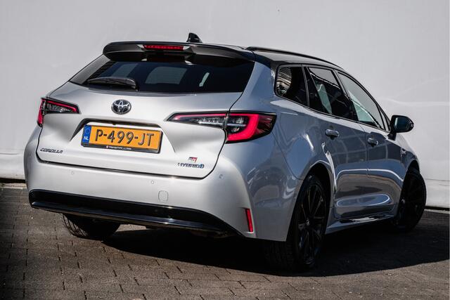 Toyota COROLLA Touring Sports 1.8 Hybrid GR-Sport Stoelverwarming/ Sportstoelen/ Camera/ Adapt. cruise/ 18" Lmv/ Carplay