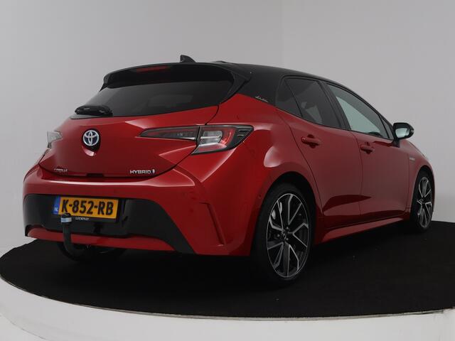 Toyota COROLLA 1.8 Hybrid Executive | Navigatie | PDC | Trekhaak | Stuur-Stoelverwarming | Leseman per 12-2 ivm velgen herstel