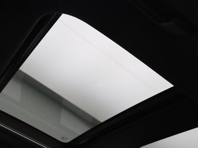 Toyota COROLLA Touring Sports 2.0 Hybrid GR-Sport Plus 180pk JBL | Head-Up | Camera | Stoel-/stuur-/voorruitverw. | Panoramadak