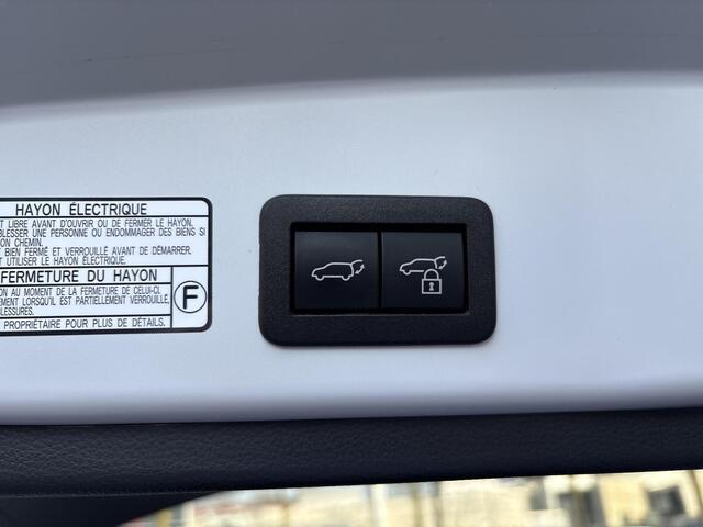 Toyota COROLLA Cross Hybrid 140 Style **PREMIUM PACK/ DODEHOEK DETECTIE/ STUURVERWARMING**