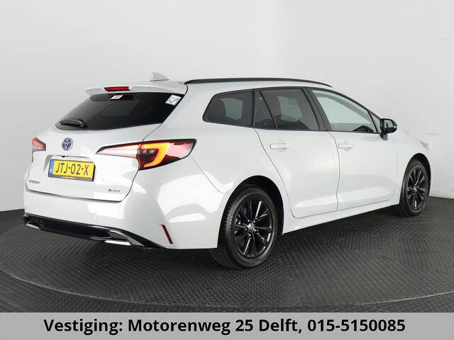 Toyota COROLLA Touring Sports Hybrid 140 Business Bi-Tone PAS 25.228 KM!!!! STOEL -EN STUURVERWARMING . CAMERA . APPLE CARPLAY & ANDROID AUTO