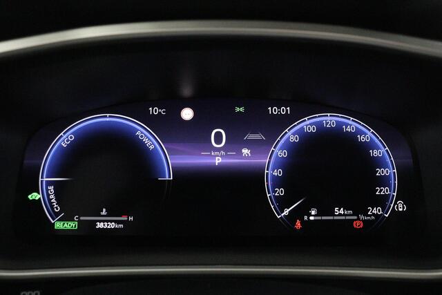 Toyota COROLLA Cross 2.0 High Power Hybrid First Edition | Trekhaak | Draadloze Telefoonlader | Dodehoek Detectie | Navigatie | Elektrische achterklep |