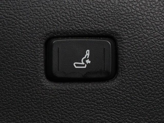 Toyota COROLLA 2.0 Hybrid GR-Sport | Stoelverwarming | Adaptive cruise | Sportstoelen | Carplay | Camera | Park Assist | DAB | Keyless | Full LED | Half leder | Climate control