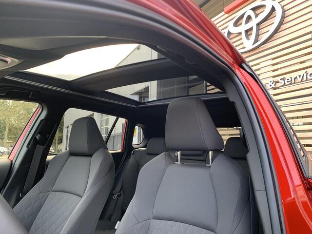 Toyota COROLLA Cross Hybrid 180 Dynamic Panoramadak / EXTRA INRUIL VOORDEEL ¤ 1500,--