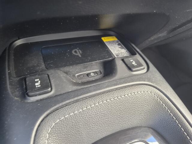 Toyota COROLLA Touring Sports 1.8 Hybrid Bus Intro