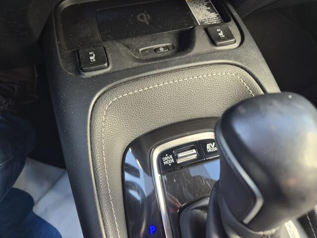 Toyota COROLLA Touring Sports 1.8 Hybrid Bus Intro