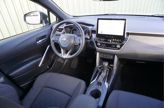 Toyota COROLLA Cross Hybrid 140 Dynamic + Carplay/ Keyless/ Elektr.achterklep/ Camera/ Nieuwstaat!