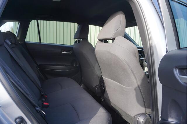 Toyota COROLLA Cross Hybrid 140 Dynamic + Carplay/ Keyless/ Elektr.achterklep/ Camera/ Nieuwstaat!