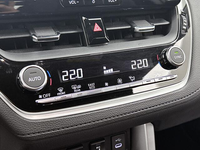 Toyota COROLLA Cross Hybrid 140 Style | Climate control | Winterpakket | 18'' LM velgen | Privacy glass |