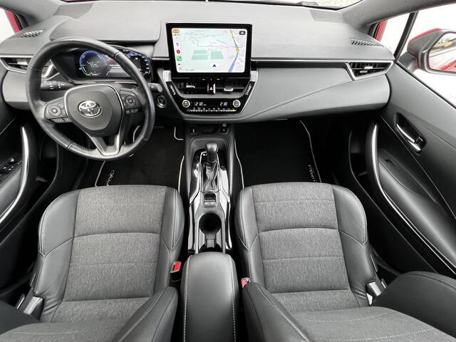 Toyota COROLLA Touring Sports Hybrid 140 Dynamic Automaat / Fabrieksgarantie tot 10 jaar mogelijk / Navigatie / Adaptieve CC / Achteruitrijcamera / Stuur- en stoelverwarming / Apple Carplay Android / 17" LM wielen + All Season banden /