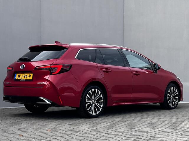 Toyota COROLLA Touring Sports Hybrid 140 Dynamic Automaat / Fabrieksgarantie tot 10 jaar mogelijk / Navigatie / Adaptieve CC / Achteruitrijcamera / Stuur- en stoelverwarming / Apple Carplay Android / 17" LM wielen + All Season banden /