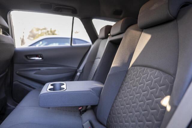 Toyota COROLLA 1.8 Hybrid Business Plus | Navigatie | Camera | Clima