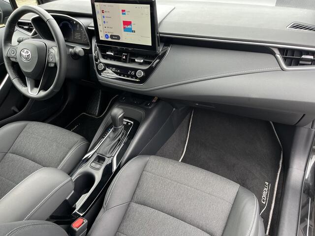 Toyota COROLLA Touring Sports Hybrid 140 Dynamic | Stoel- + stuurverwarming | Carplay | Elektrische achterklep | Dode hoek waarschuwing |