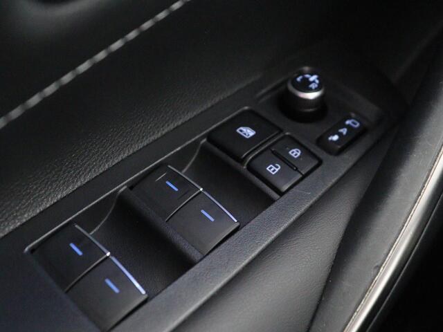 Toyota COROLLA Touring Sports 2.0 Hybrid Style | Trekhaak | Stoelverwarming | Cruise Control | Navigatie | Camera | Carplay | Full LED | DAB | Climate control | Head-up