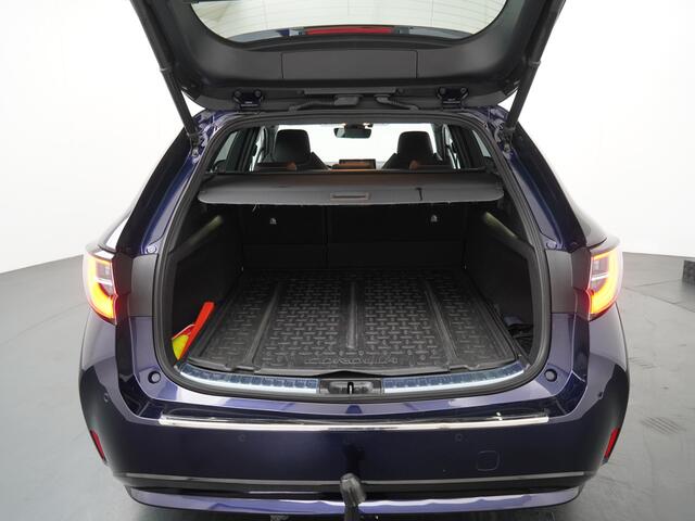 Toyota COROLLA Touring Sports 1.8 Hybrid Executive | Trekhaak | Leer | Adapt. cruise | Stoelverw. | El. a. klep | Dodehoek sens.