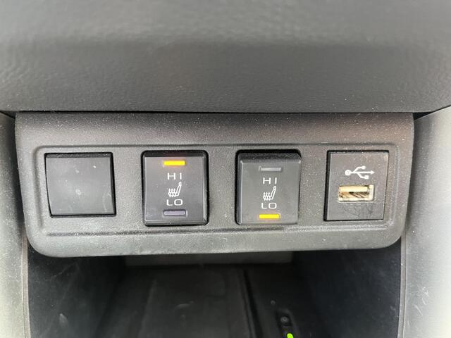 Toyota COROLLA Cross 2.0 High Power Hybrid First Edition | Apple Carplay/Android Auto | voorstoelen verwarmd | Elektrische kofferbak | BSM