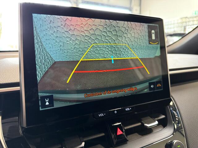 Toyota COROLLA Cross HYBRID 140 STYLE STOEL/STUUR VERW. ELEK.KLEP LED KEYLESS CARPLAY NAVI CAMERA ADAP CRUISE PDC ? Top auto's Wijchen. Al 30 Jaar verkoop van Toyota : Benzine / Hybride / PHEV / HEV / Diverse modellen : Style / Executive / Dynamic / Plus / Business / S