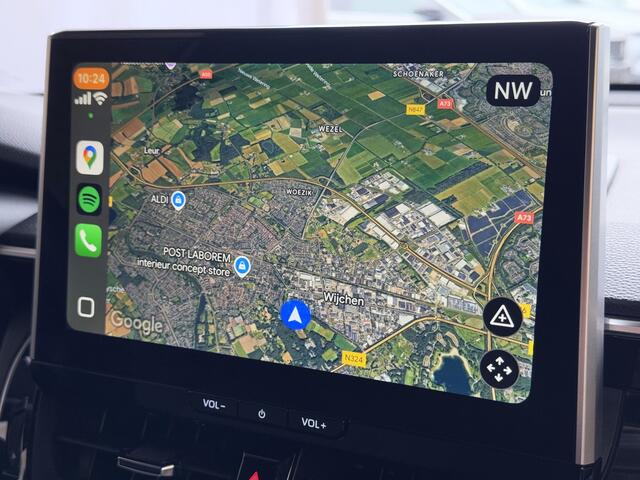 Toyota COROLLA Cross 12/2024 HYBRID 140 STYLE LED KEYLESS CARPLAY NAVI CAMERA STOEL/STUUR VERW. ELEK.KLEP ADAP CRUISE PDC ? Top Auto's Wijchen , Al 30 Jaar verkoop van Toyota , Type's Launch / Executive / Dynamic / First Edition / Business / Zowel Phev / Hev / Benzine /