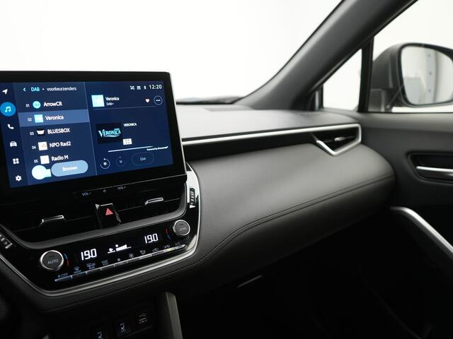 Toyota COROLLA Cross 2.0 High Power Hybrid First Edition | Stoelvewrwarming | Blind spot | Elektr. achterklep |