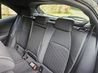 toyota-corolla-1.8-hybrid-style-913