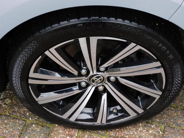 Toyota COROLLA 1.8 Hybrid Dynamic DEALER ONDERHOUDEN! CARPLAY/ANDROID! STOEL+STUURVERWARMING! CAMERA! CRUISE! CLIMA!