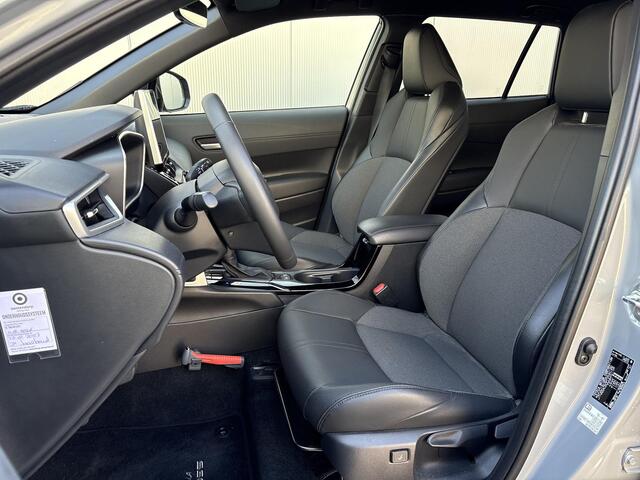 Toyota COROLLA Cross 2.0 High Power Hybrid First Edition **DODEHOEK DETECTIE/ STOELVERWARMING/ KEYLESS**