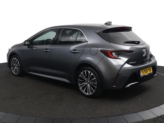 Toyota COROLLA 1.8 Hybrid First Edition | Stoelverwarming | Draadloos telefoonlader | Parkeersensoren Rondom | Led verlichting | Origineel NL |