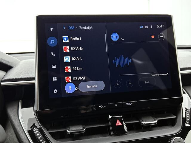 Toyota COROLLA Cross Hybrid 140 Style + Premium Pack I | Stuur en stoelverwarming | BEARLOCK | TREKHAAK | El achterklep | BSM | PDC |